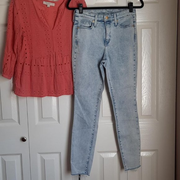 Universal Thread Frayed Hem High Rise Skinny Light Wash Jeans Size 6 - Picture 1 of 4